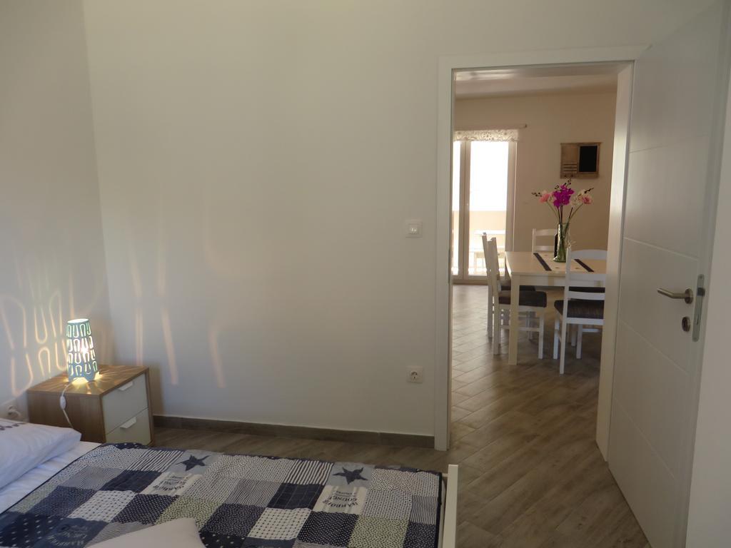 Apartments Karaba Pakostane Exterior photo