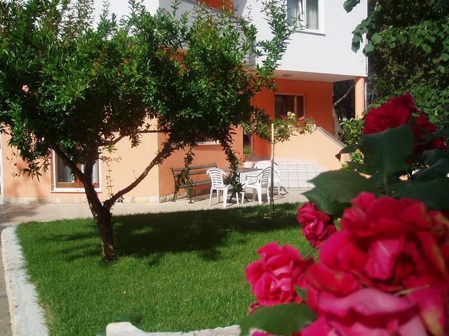 Apartments Karaba Pakostane Exterior photo